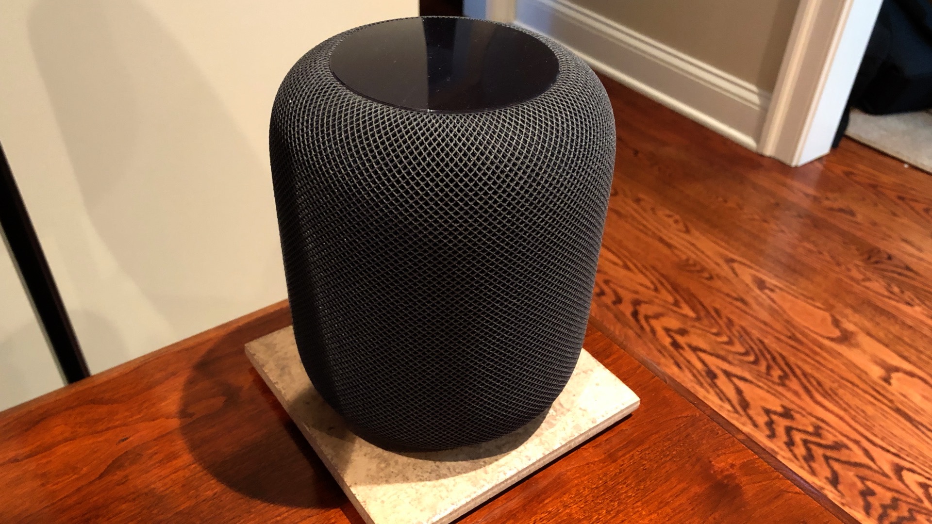 MacVoices #18066: Briefing – A HomePod Stand To Prevent White Rings