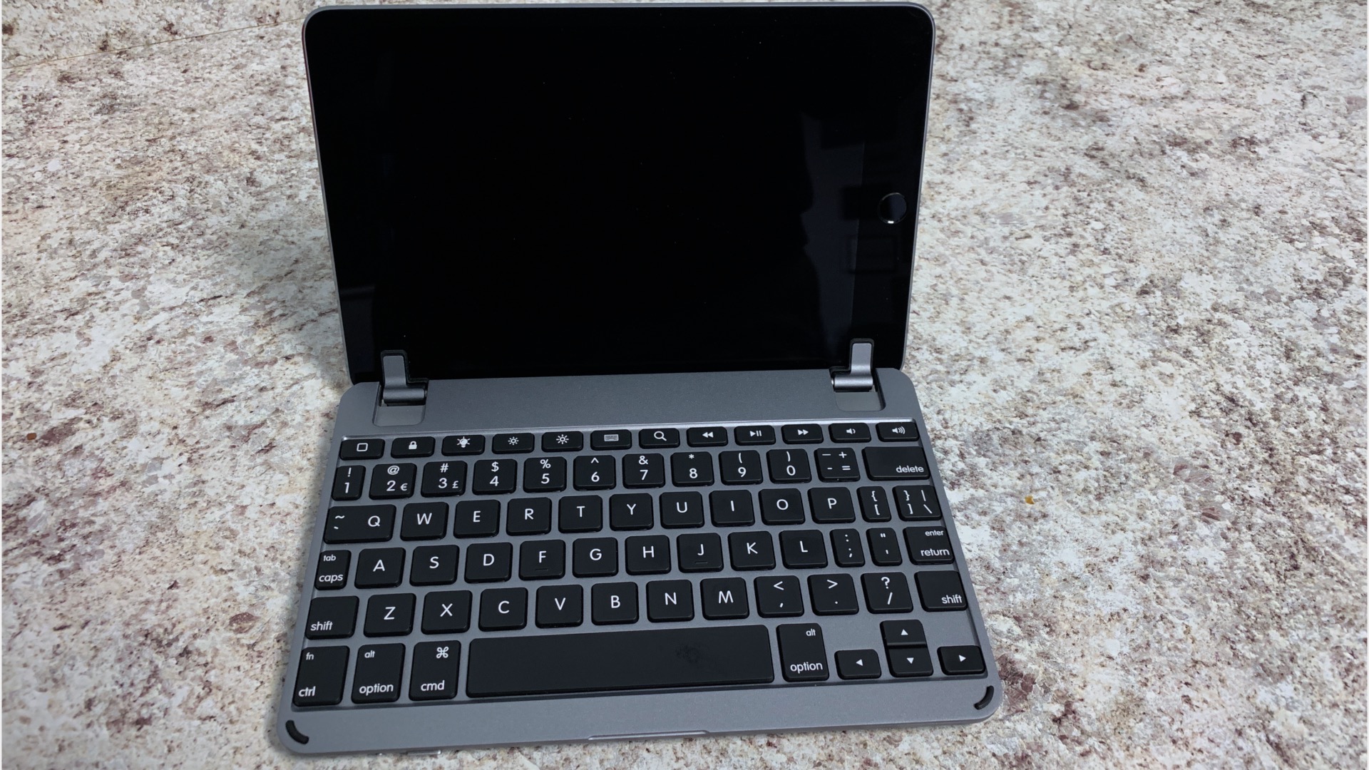 MacVoices #19084: Briefing – The Brydge Keyboard for the iPad mini 4